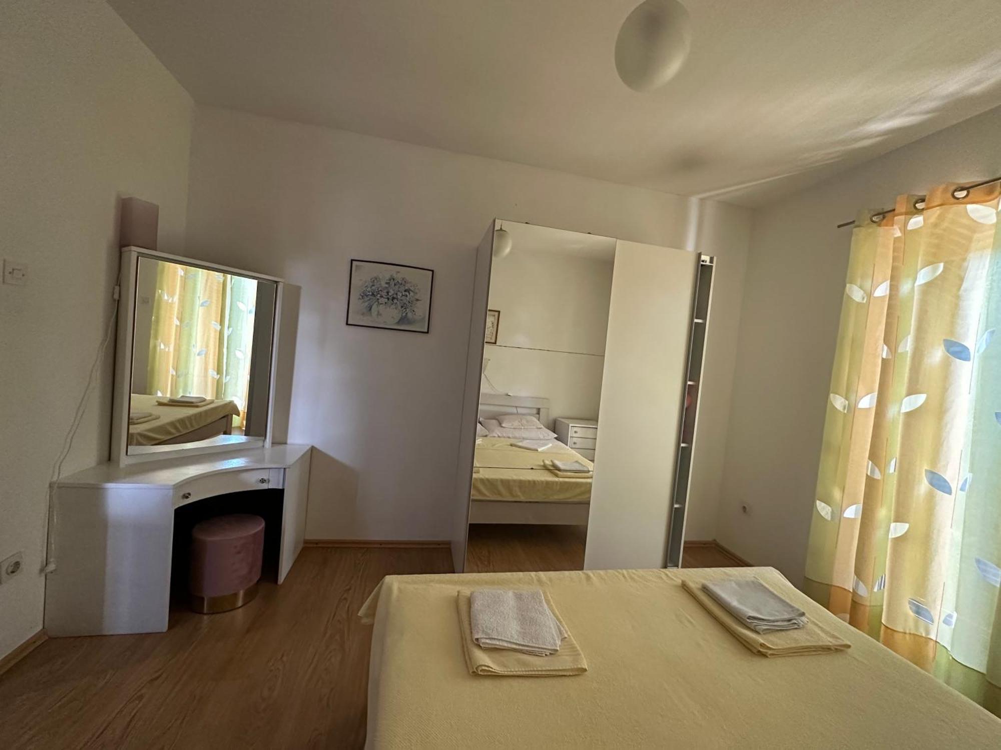 Apartmani Ira Crikvenica Exterior foto